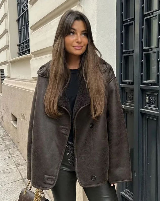 Women’s Oversized Shearling Aviator Jacket - Wide Collar Cuffed Sleeves