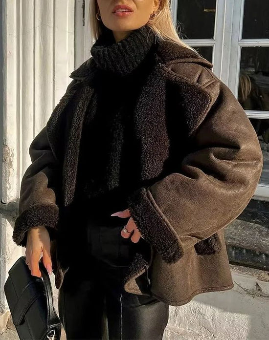 Women’s Oversized Shearling Aviator Jacket - Wide Collar Cuffed Sleeves