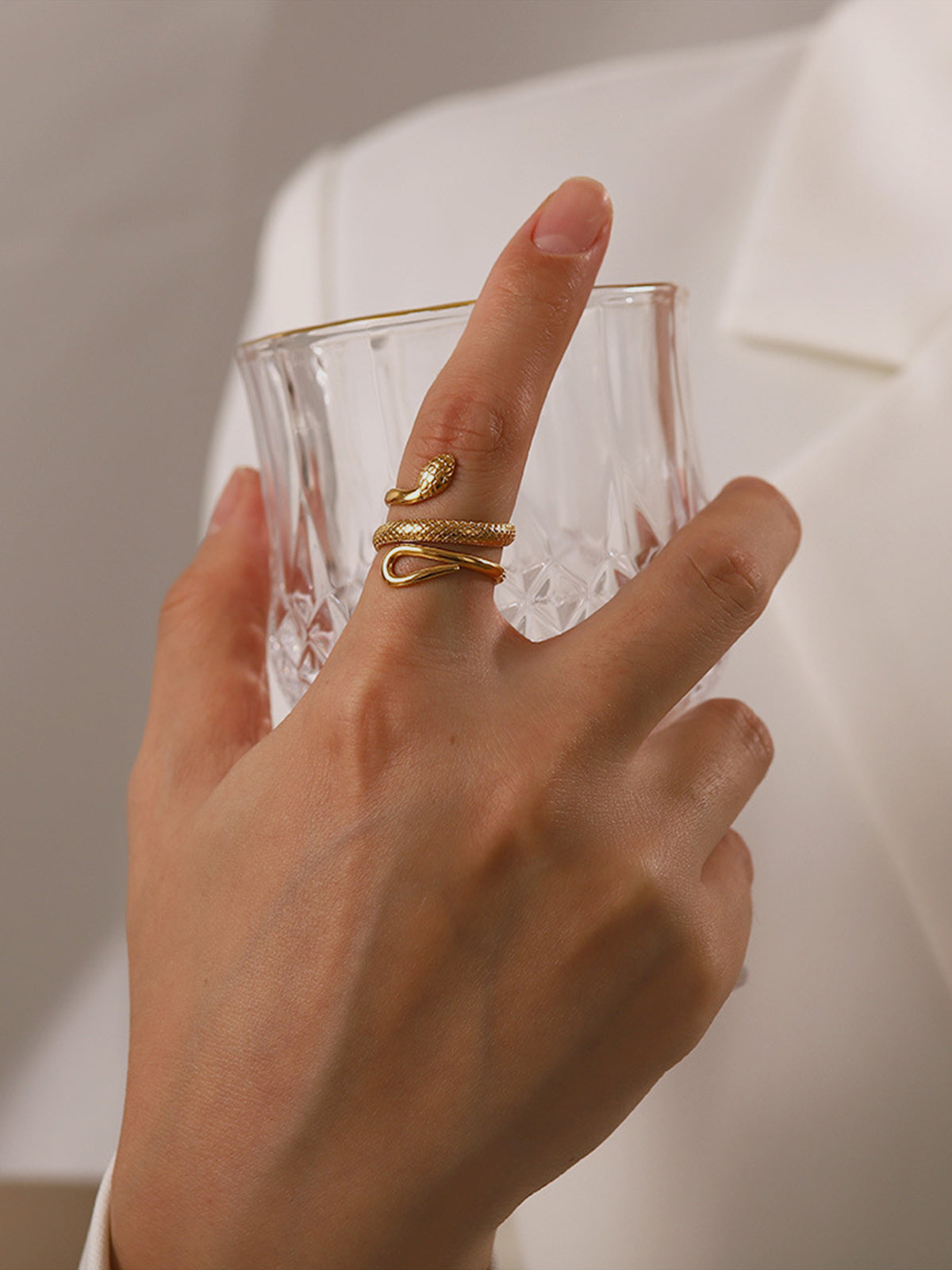 Serpentina Coil Ring