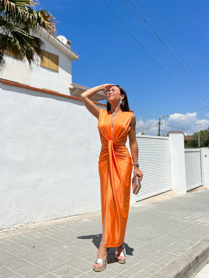 Donna - Elegant Pleated Maxi Dress
