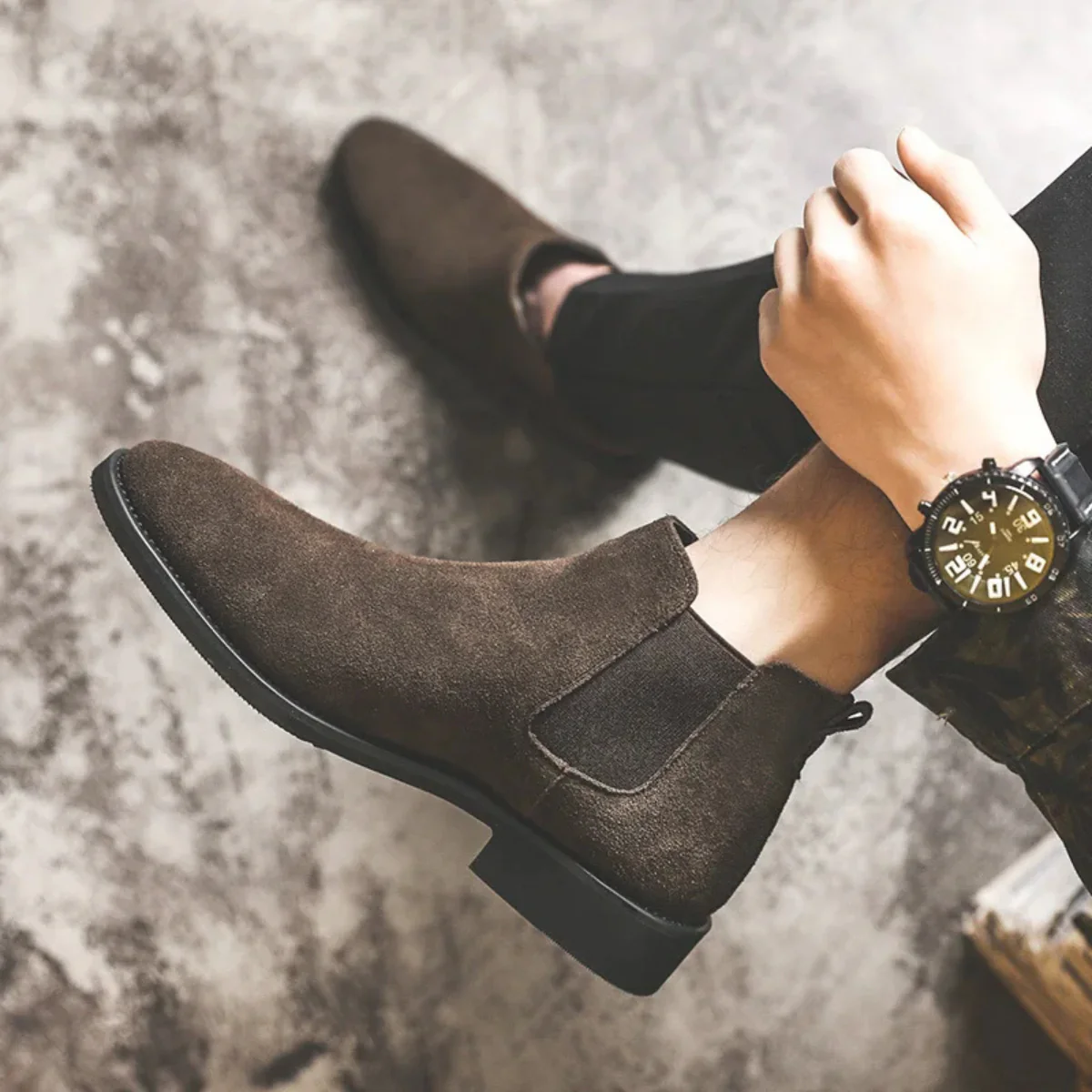 Men’s Classic Chelsea Boot - Sleek Minimalist Design