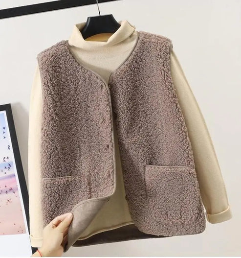 Women’s Textured Fleece Vest – Sleeveless & Layering Essential