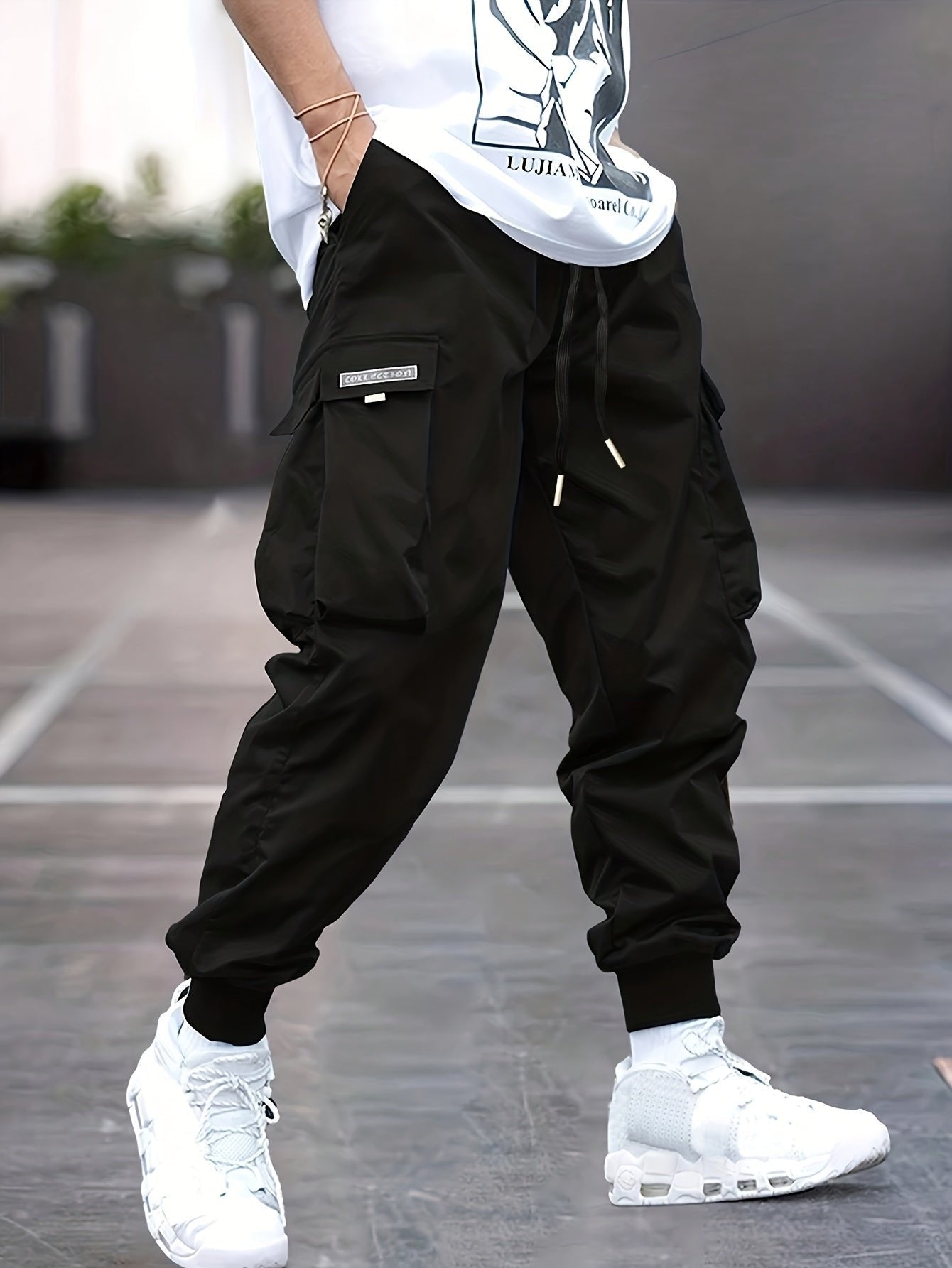 Men's Relaxed-Fit Cuffed Ankle Cargo Jogger Trousers - Black
