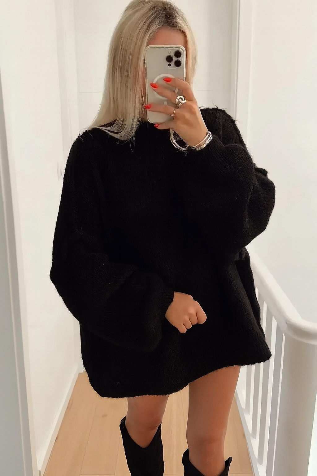 Women’s Oversized Knit Sweater - Long Sleeve Pullover