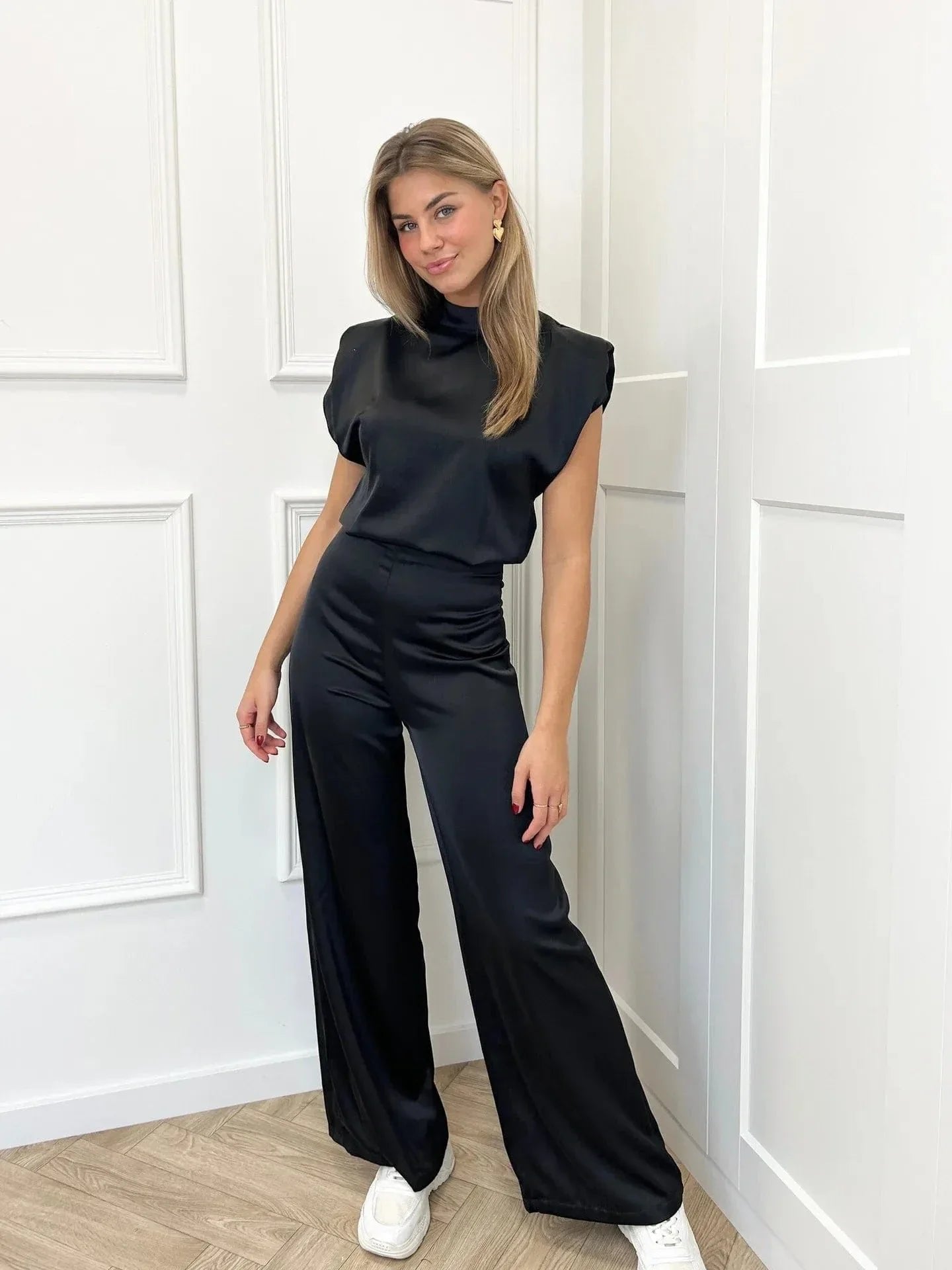 Women's Satin Wide-Leg Sleeveless High-Waist Jumpsuit - Zwart