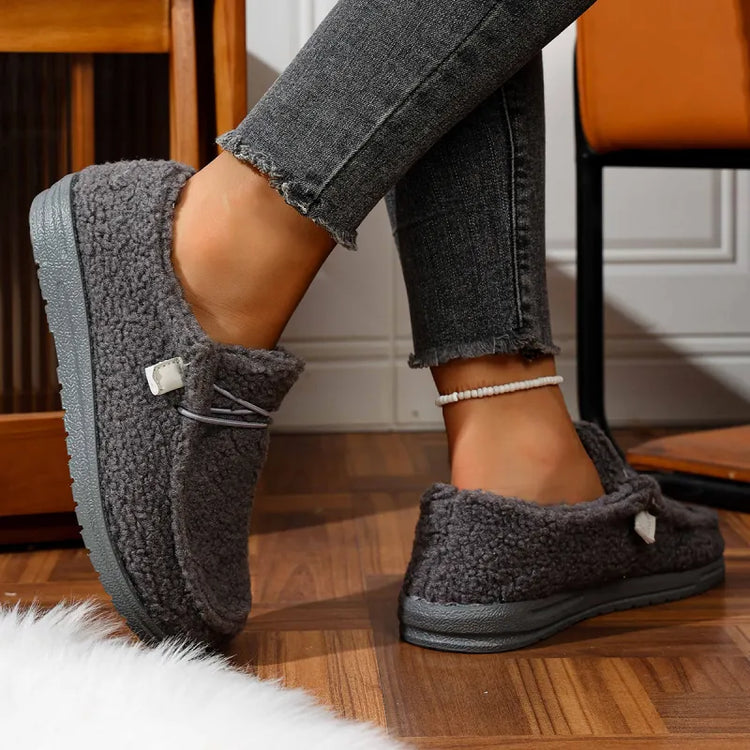 Women’s Cozy Slip-On Slippers - Warm Indoor Outdoor Comfort Shoes