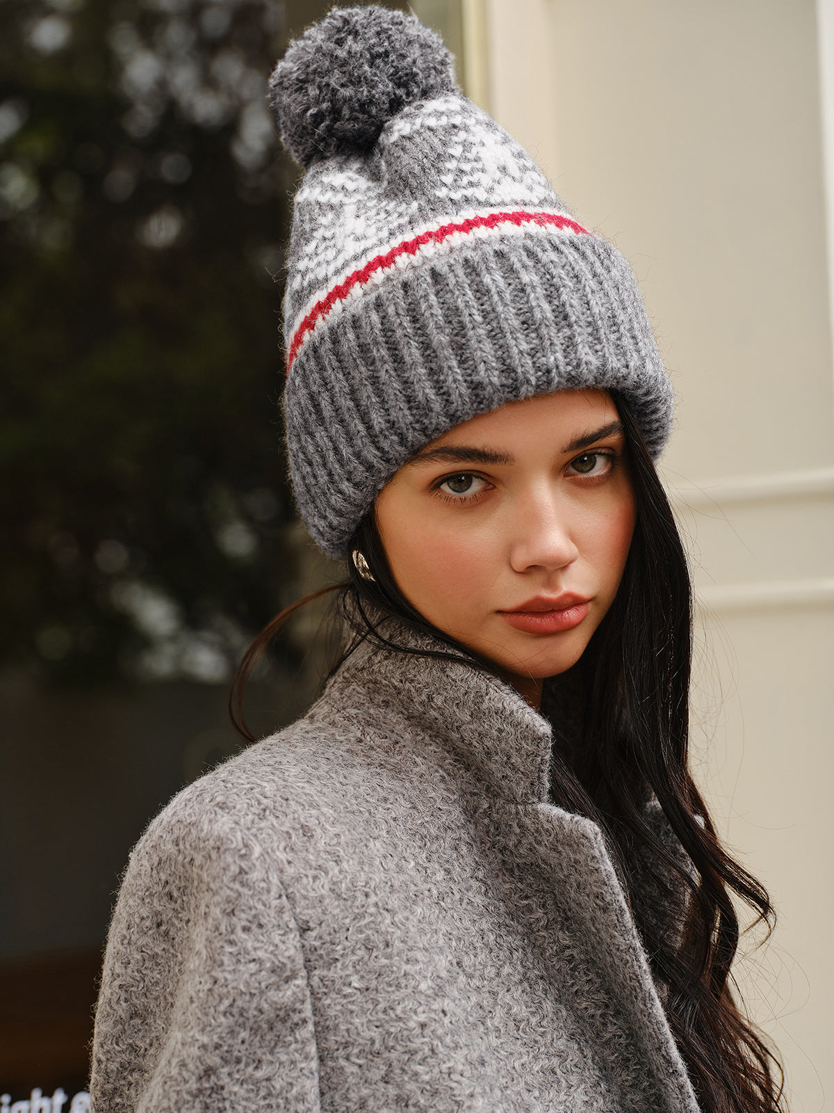 Women’s Winter Pom Knit Beanie - Cozy Cold-Weather Accessory