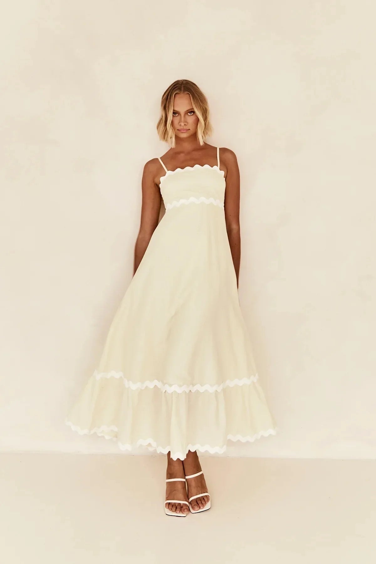 Margot – Contrast Trim Maxi Dress