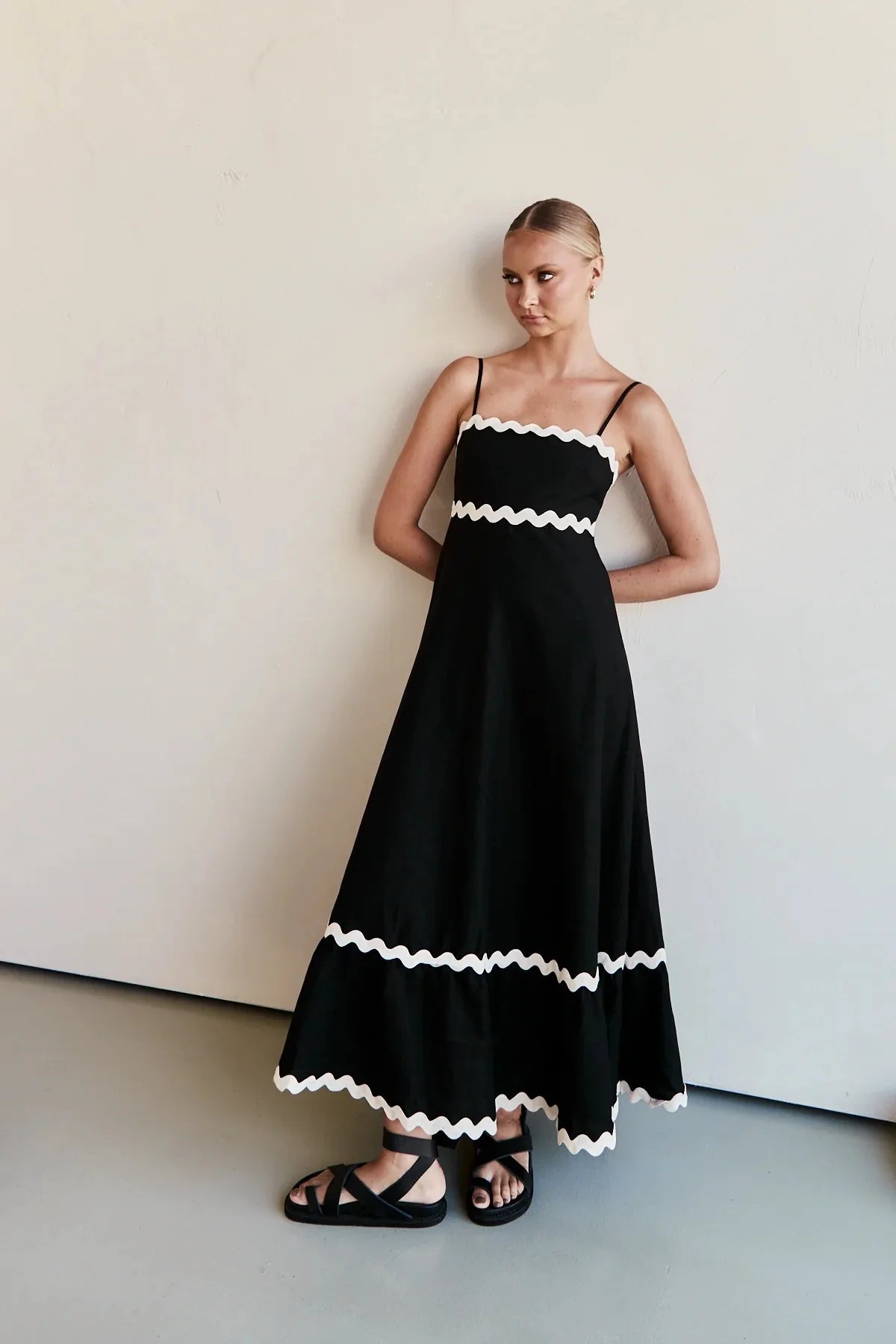 Margot – Contrast Trim Maxi Dress