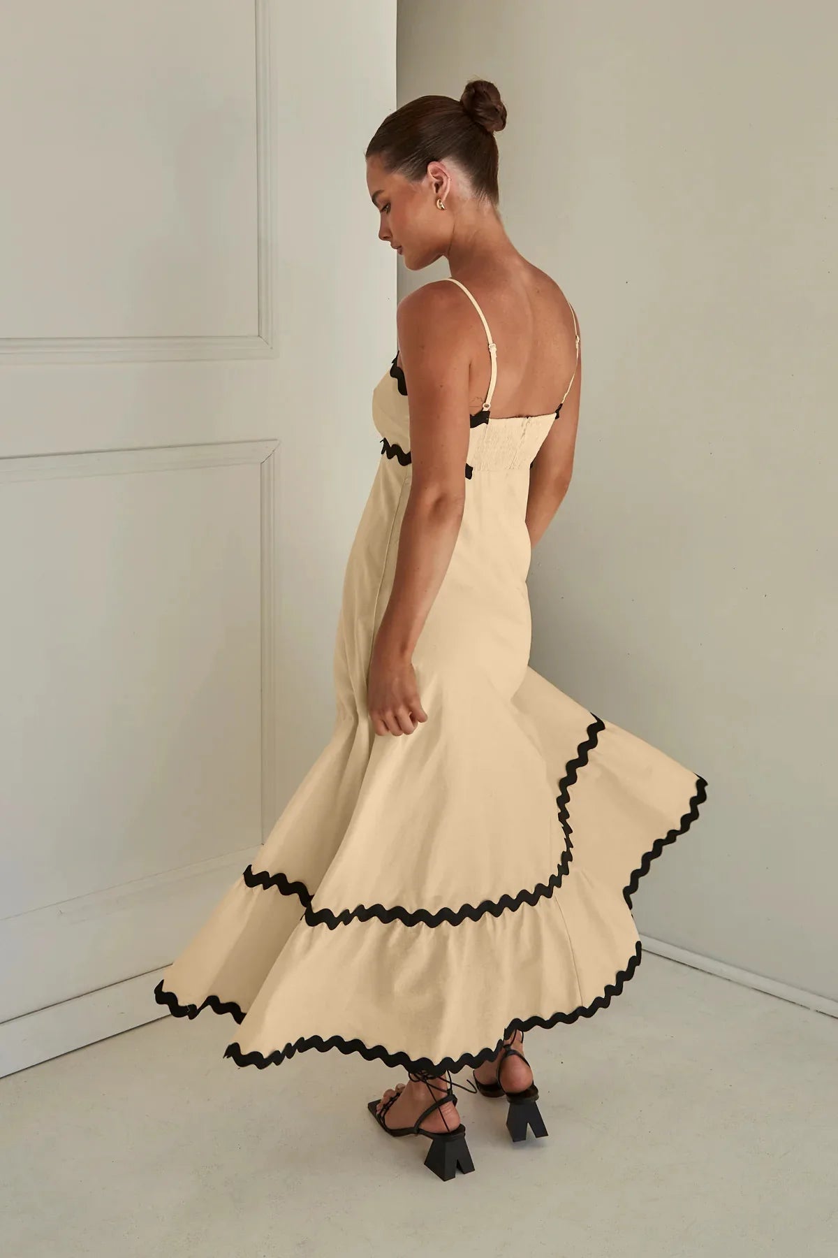 Margot – Contrast Trim Maxi Dress