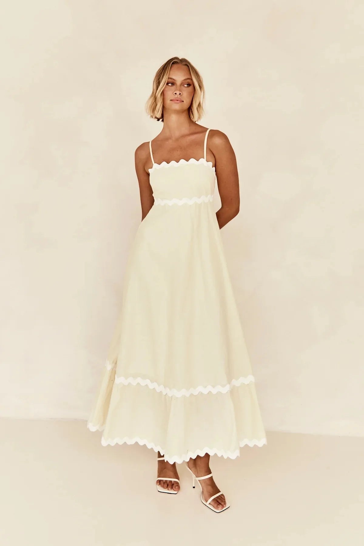 Margot – Contrast Trim Maxi Dress