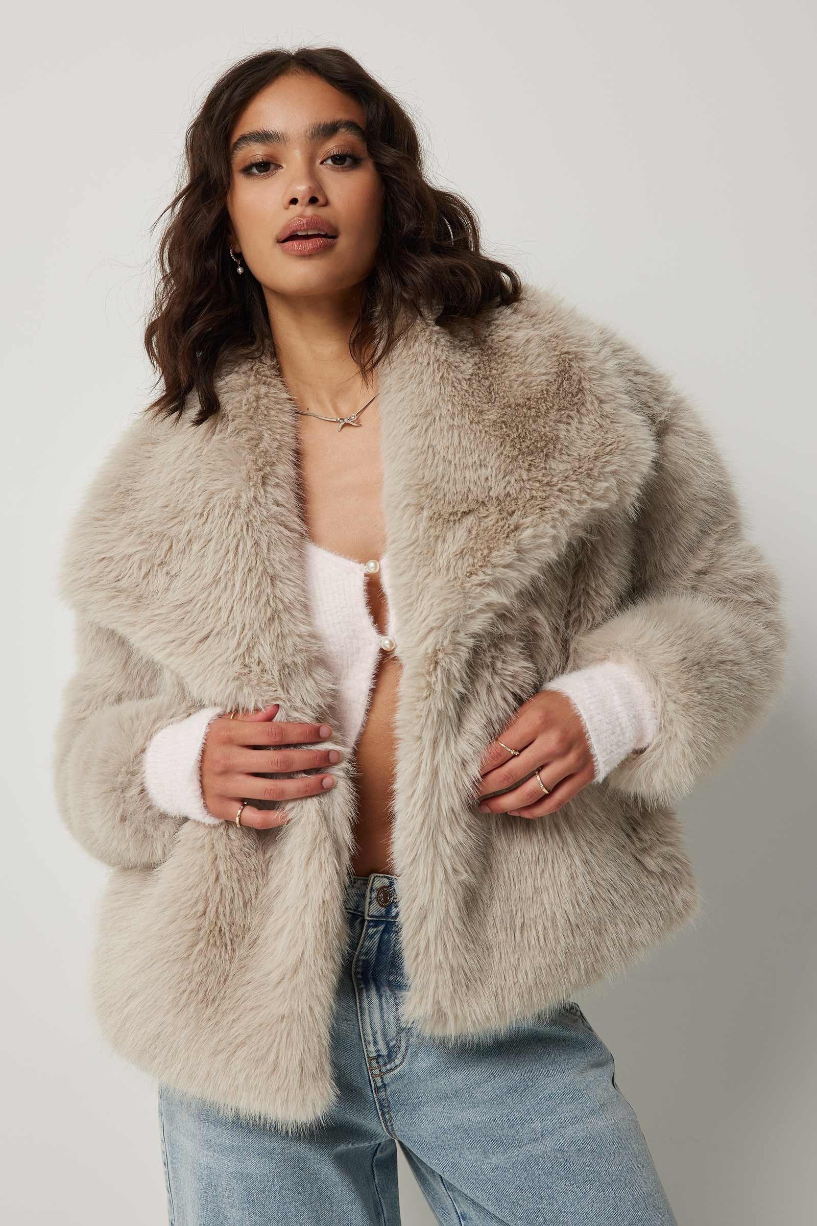 Women’s Faux Fur Oversized Jacket - Plush Lapel Winter Coat
