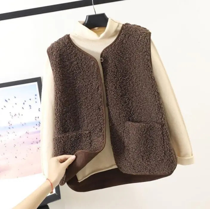 Women’s Textured Fleece Vest – Sleeveless & Layering Essential