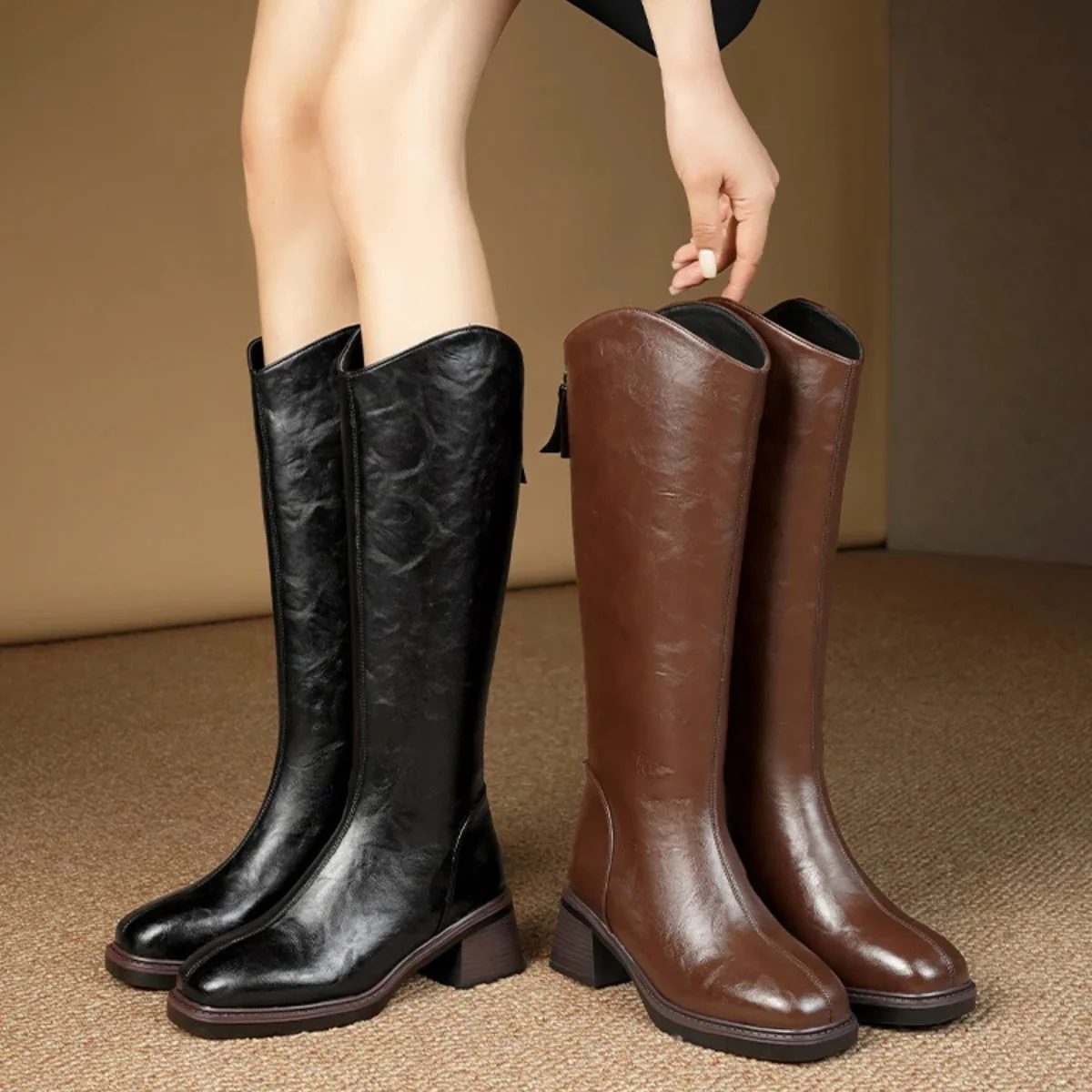 Women’s Knee-High Riding Boots - Block Heel Side Zip