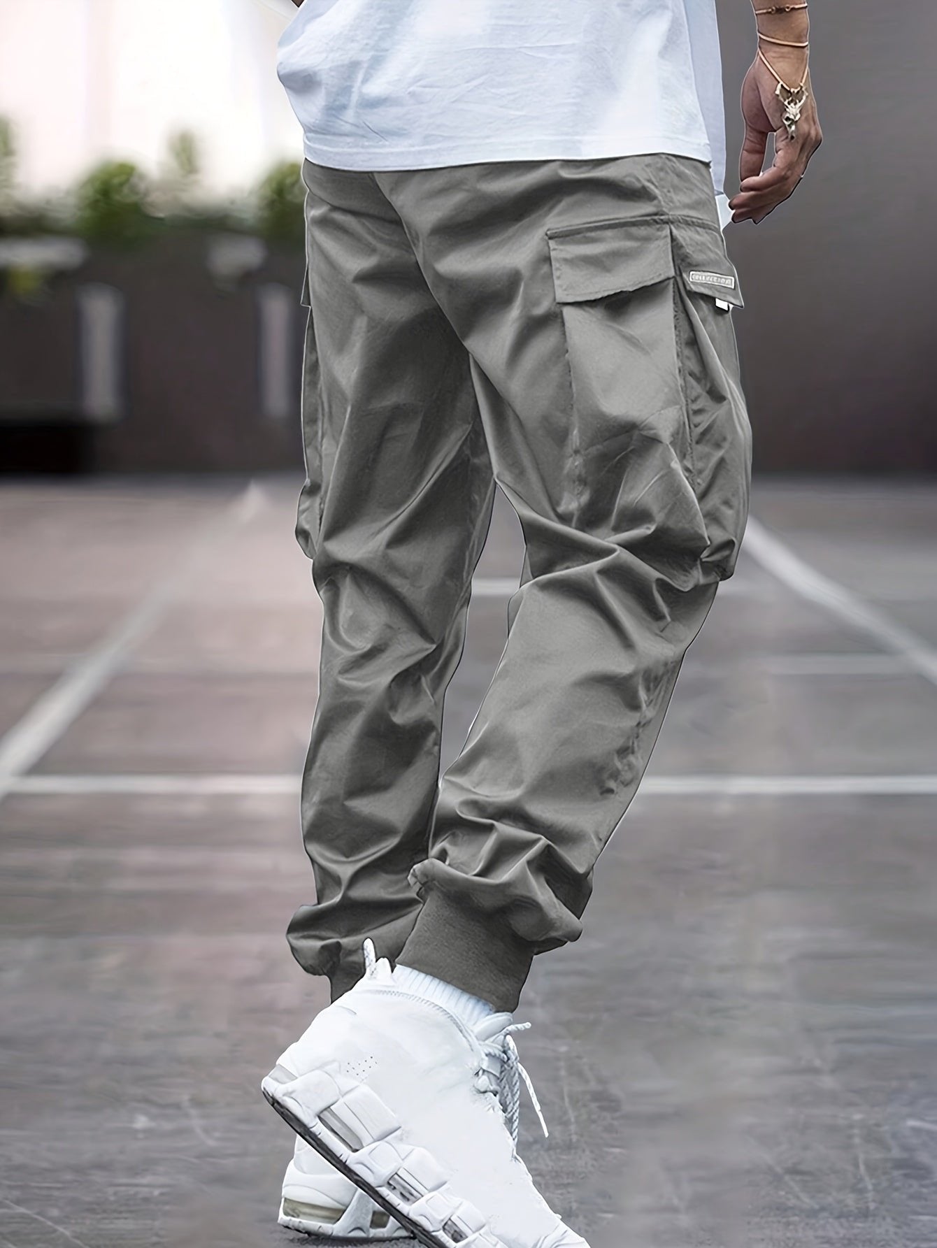 Men's Relaxed-Fit Cuffed Ankle Cargo Jogger Trousers