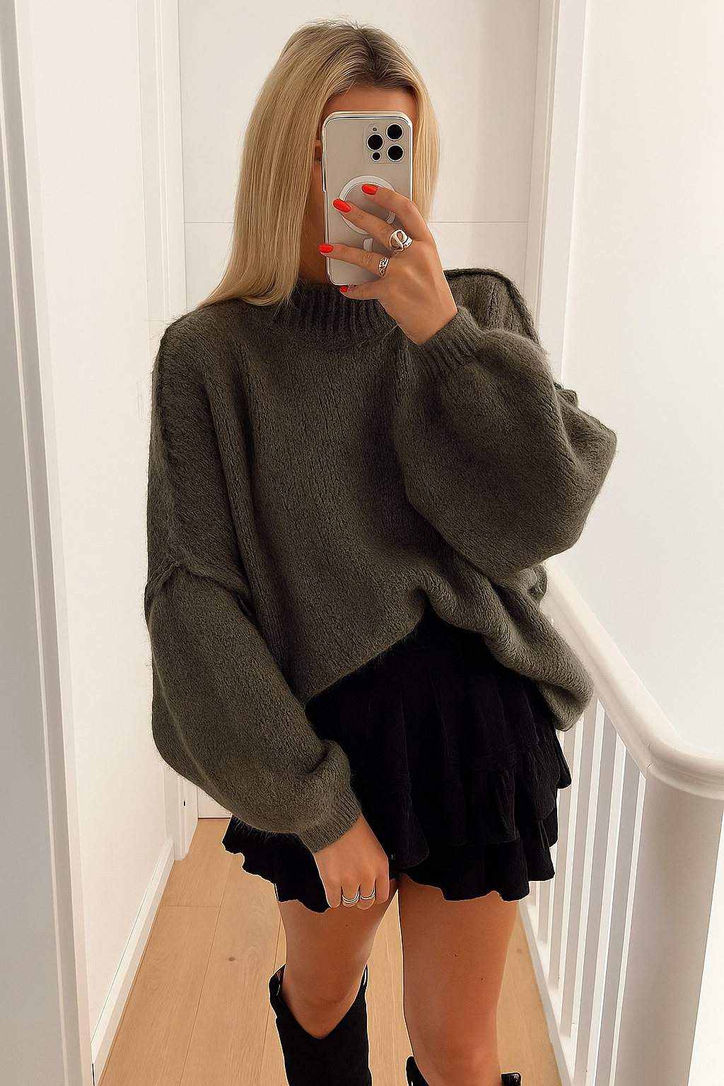 Women’s Oversized Knit Sweater - Long Sleeve Pullover
