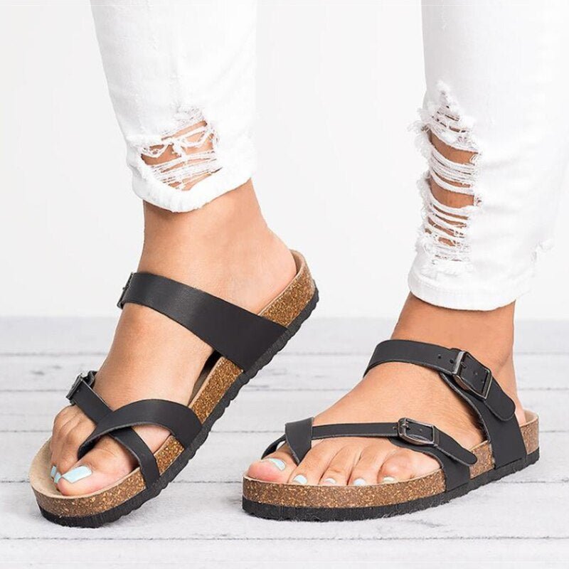 Women's Cork Footbed Toe-Ring Buckle Strap Flat Sandals - Schwarz