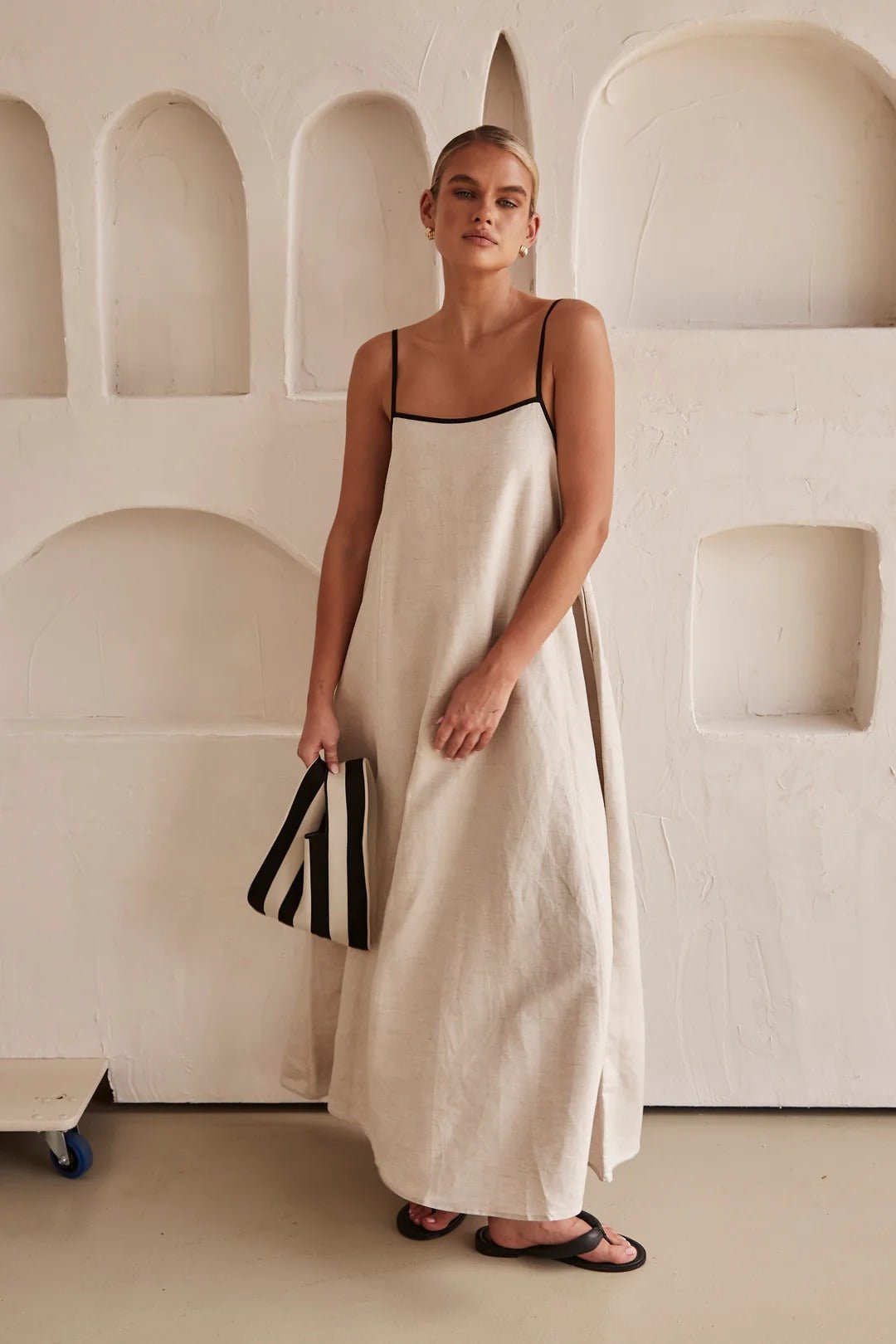Women's Relaxed-Fit Linen Blend Contrast-Trim Maxi Dress