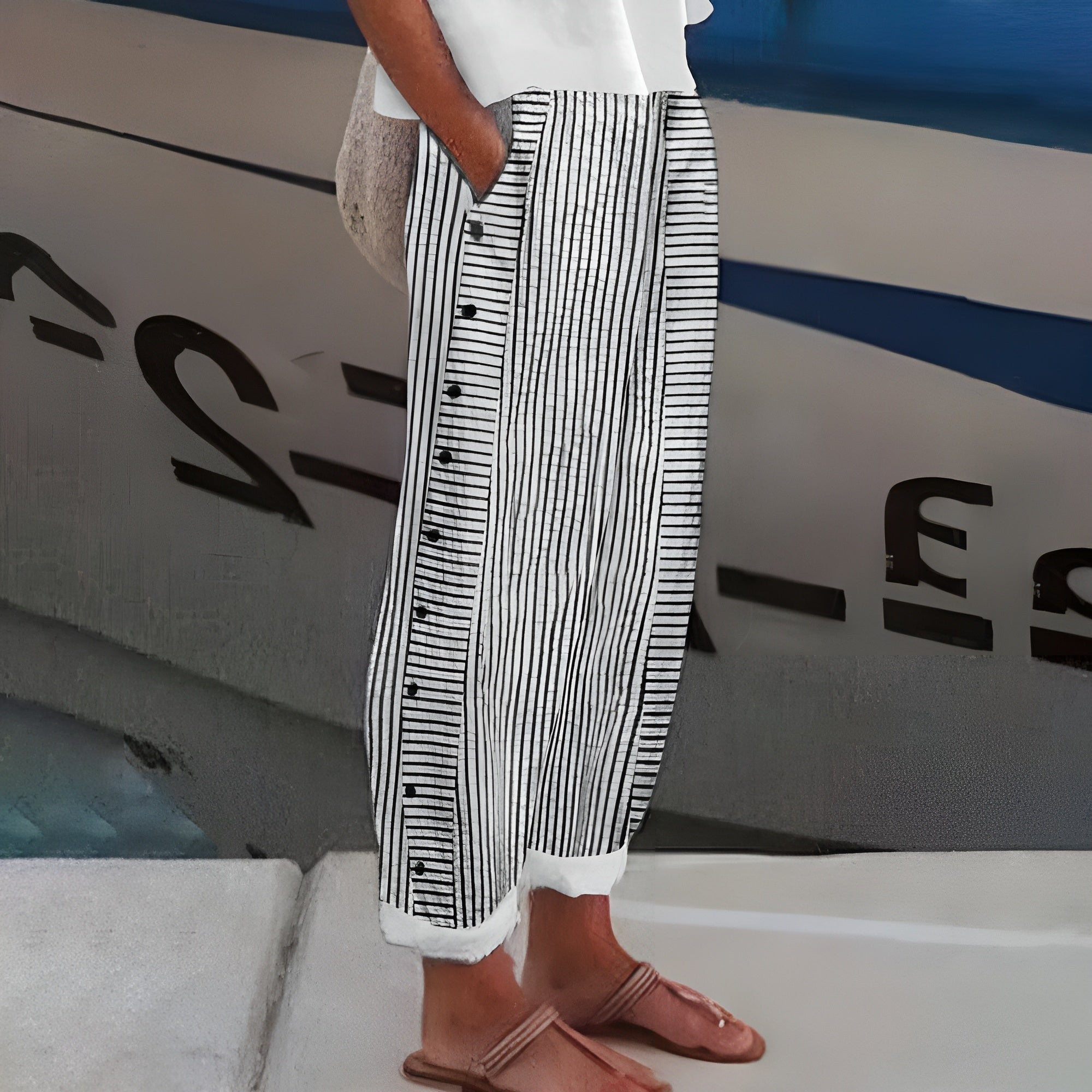 Women's Striped Straight-Leg Elastic-Waist Side-Pocket Trousers - Black