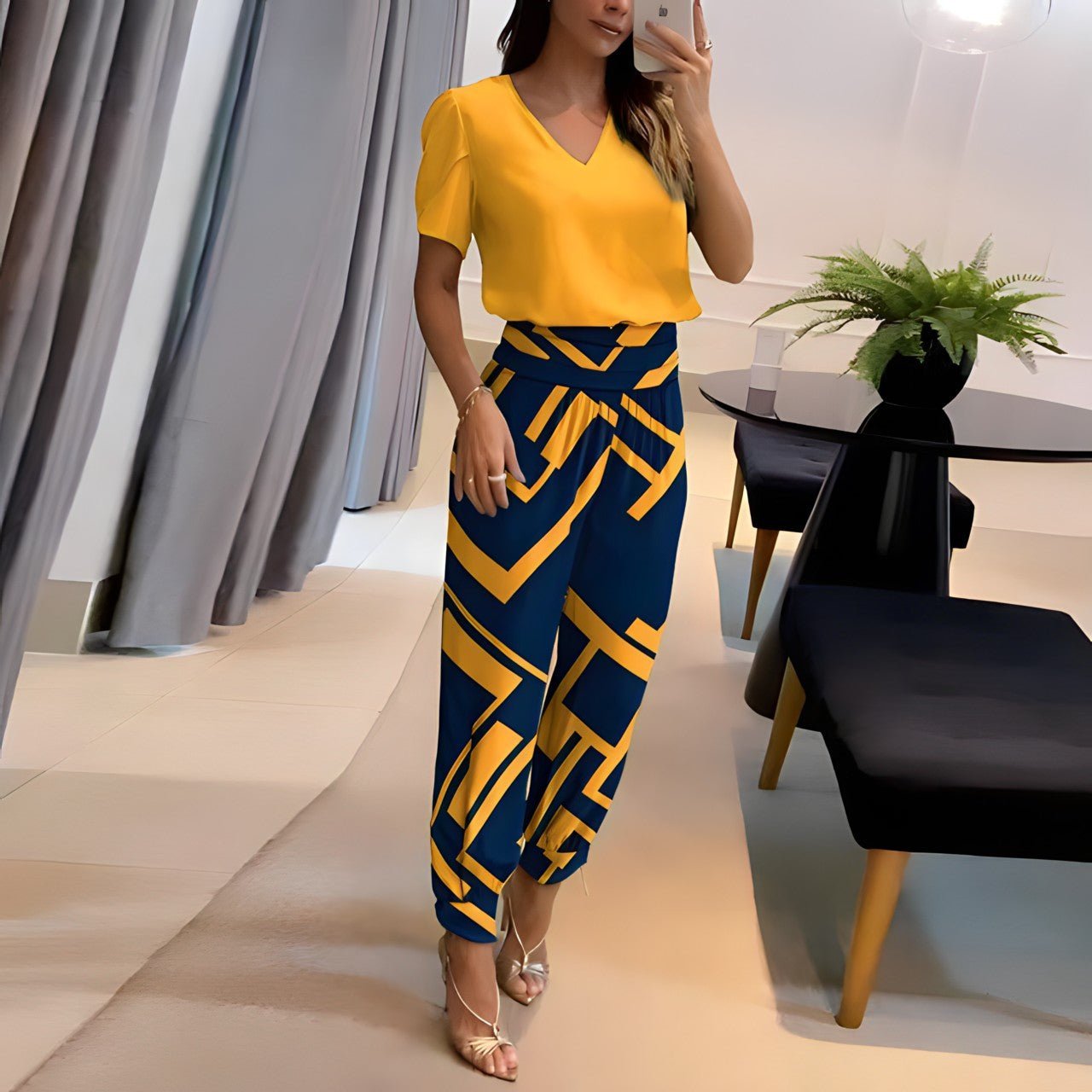 Women's V-Neck Short-Sleeve Geometric Printed Two-Piece Trouser Set - Yellow